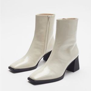 Vagabond Shoemakers Hedda Square Toe White Plaster Patent Leather Ankle Boot